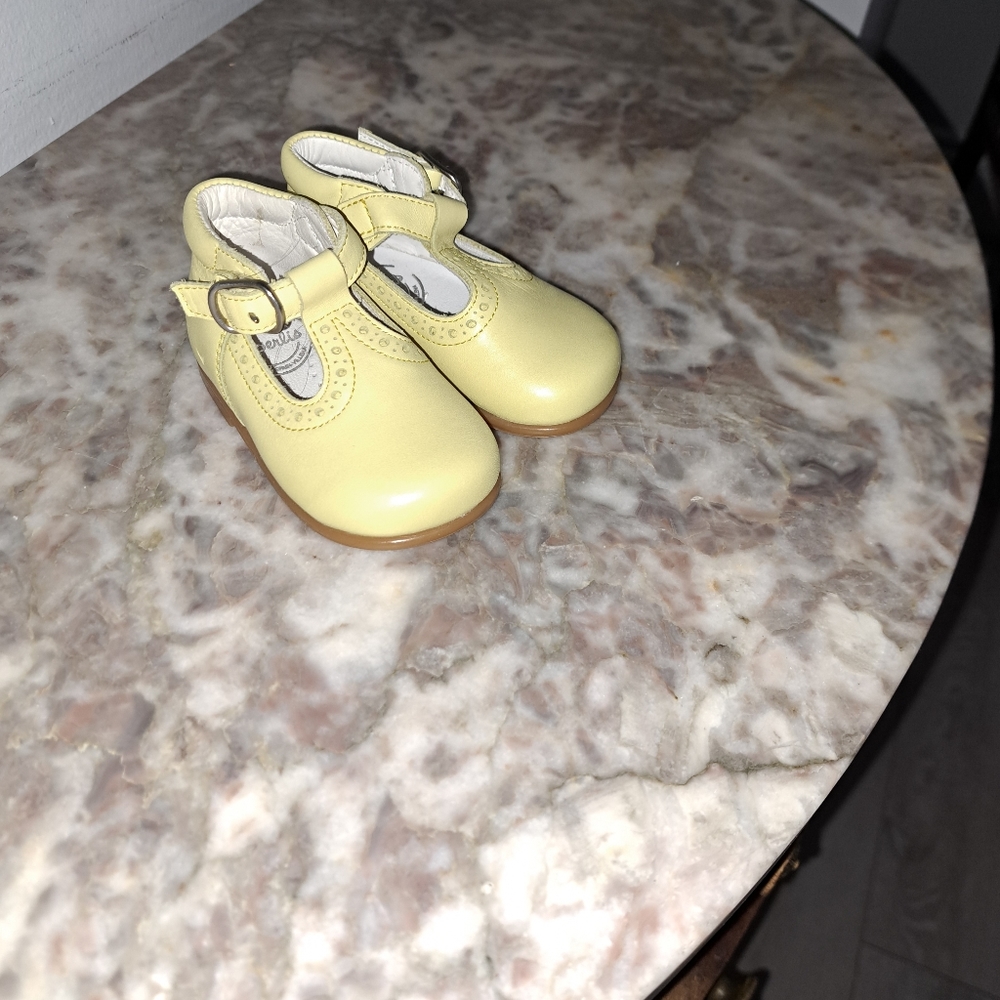 Beberlis Yellow Baby Dress Shoes Size 18 (US 3) New Unboxed
